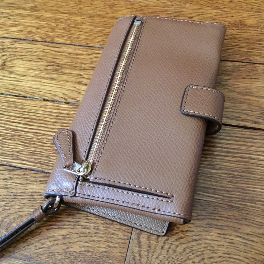 Coach Wristlet - Picture 6 of 8
